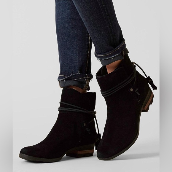 Sorel Women’s‎ Farah Waterproof Suede Black Tassel Wrap Ankle Bootie- Size 7.5 - Picture 1 of 10